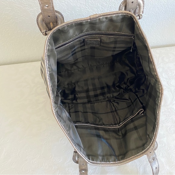 Burberry Check Tote Bag - Picture 13 of 14